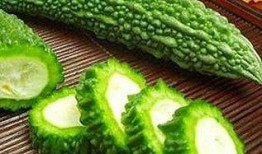 伯爵府吃瓜日常免费观看,揭秘贵族圈层吃瓜日常